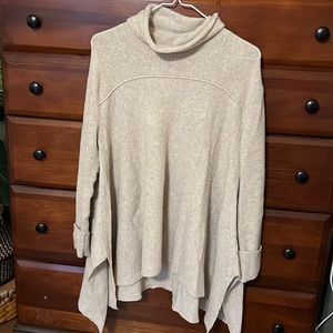 super soft Free People Drape Turtleneck Sweater Asymmetrical Hem oatmeal size M